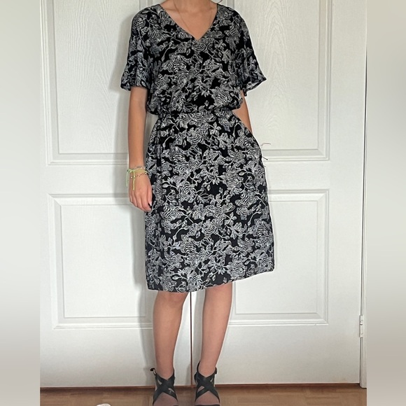 NEW Northern Reflections Black and white Floral pattern dress with pockets - Picture 4 of 12